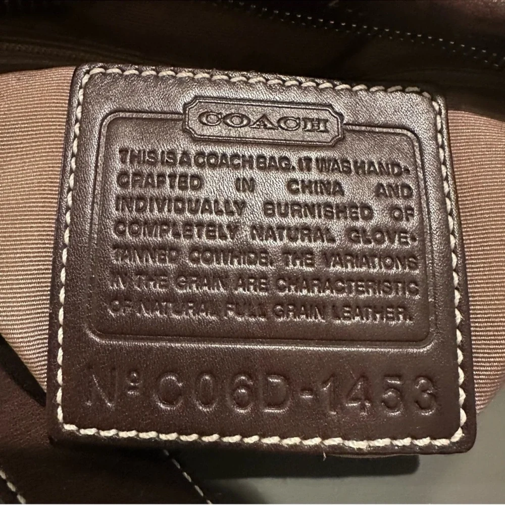 Coach SoHo Slim Duffle Dark Brown
Leather Y2K / Vintage (2006) Style 1453 - Picture 13 of 13